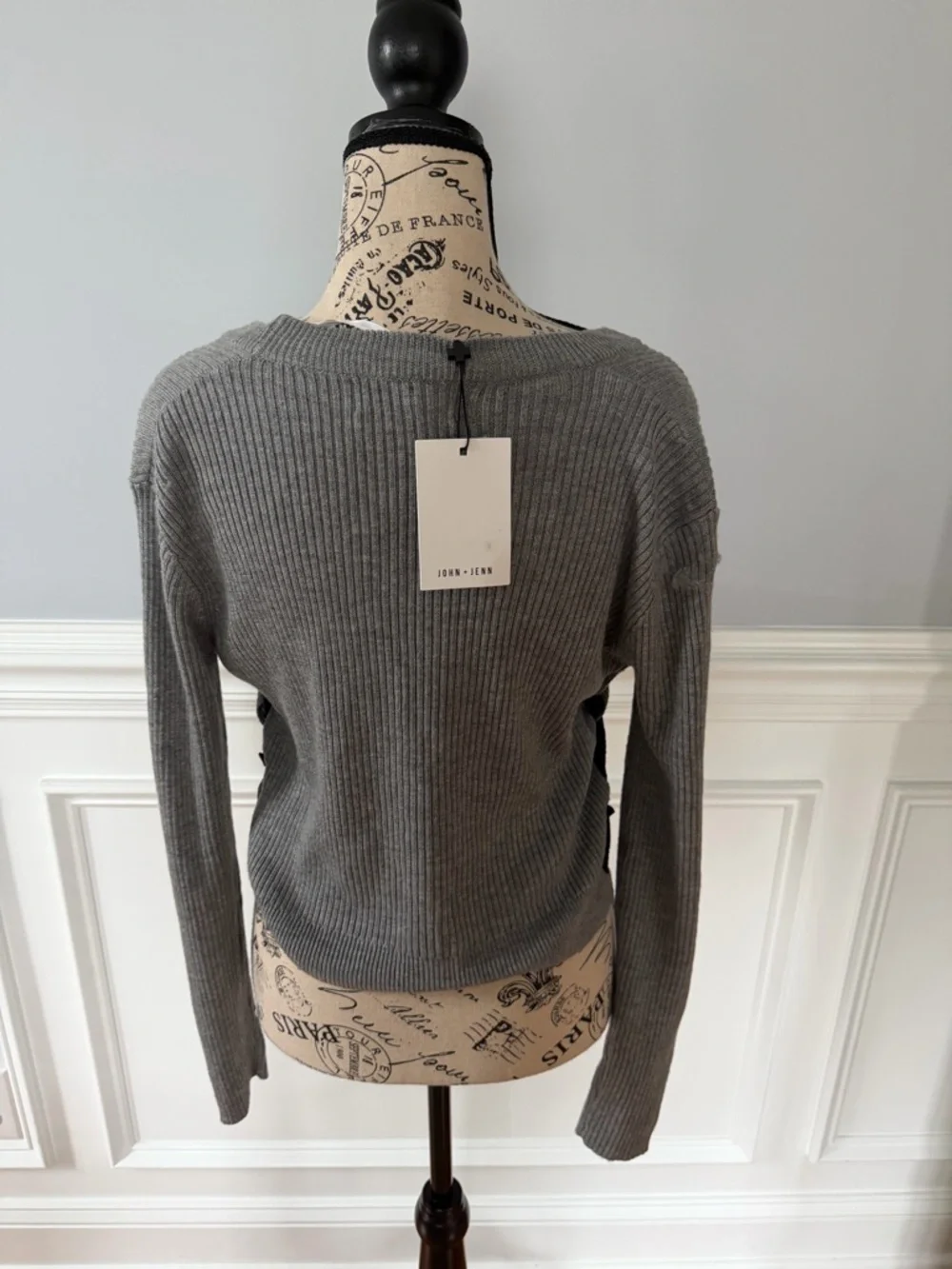 John + Jenn Gray Ribbed Cropped Button Cardigan Sweater Size XS - Picture 4 of 10